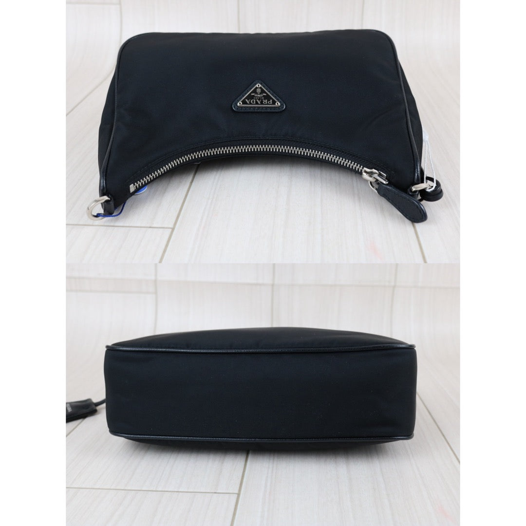 Include Entrupy Certificate of Authenticity｜Very Good ( Rank A)｜ PRADA Re-Edition 2005 Re-Nylon Hobo ｜Z26091605
