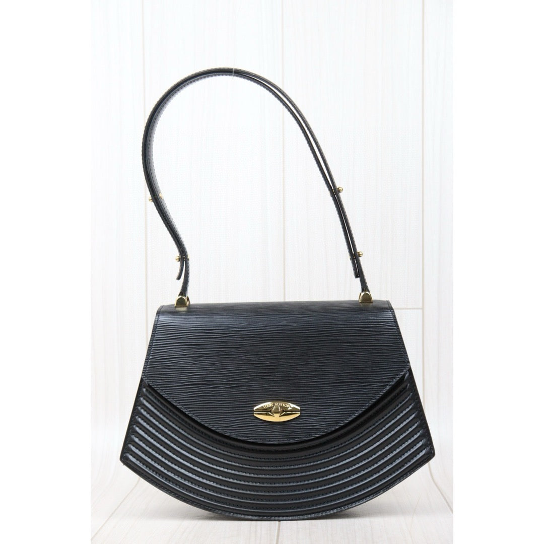Very Good ( Rank A)｜LV  Epi Tilsitt Shoulder bag Black｜25022405