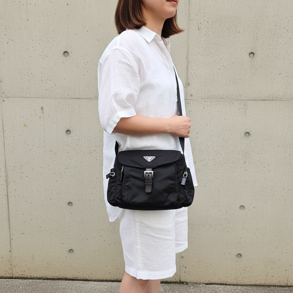 Include Entrupy Certificate of Authenticity｜Very Good ( Rank A)｜Prada  Nylon Black Shoulder Bag  Silver Hardware｜26062911