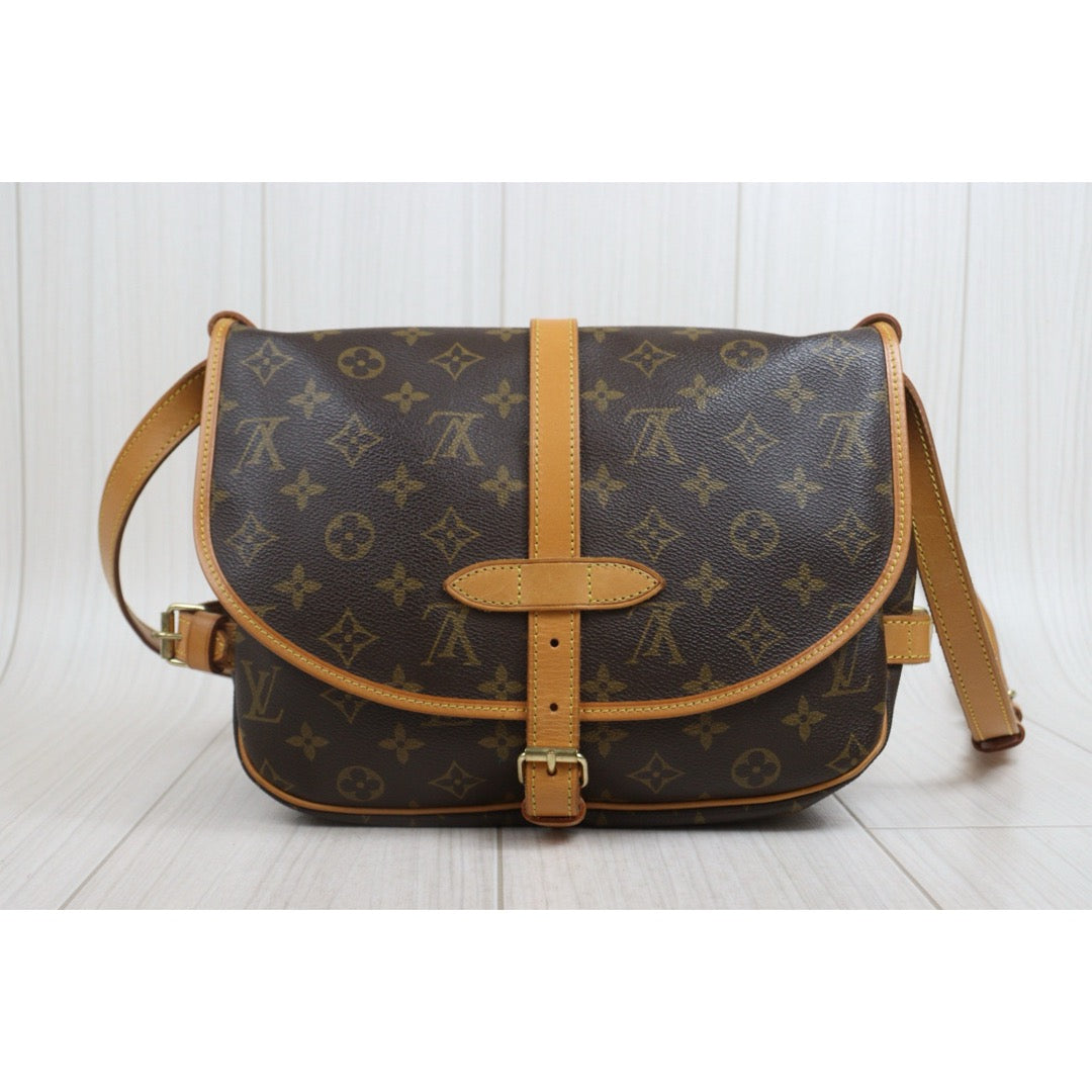 Include Entrupy Certificate of Authenticity｜Very Good ( Rank A) ｜ Louis Vuitton Monogram Saumur 30 Shoulder Bag｜26083105