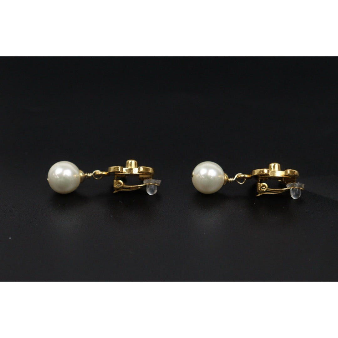 Very Good ( Rank A) ｜CHANEL 96A 18K Gold Plating Pearl Earrings Made In 1996 Year｜25122304