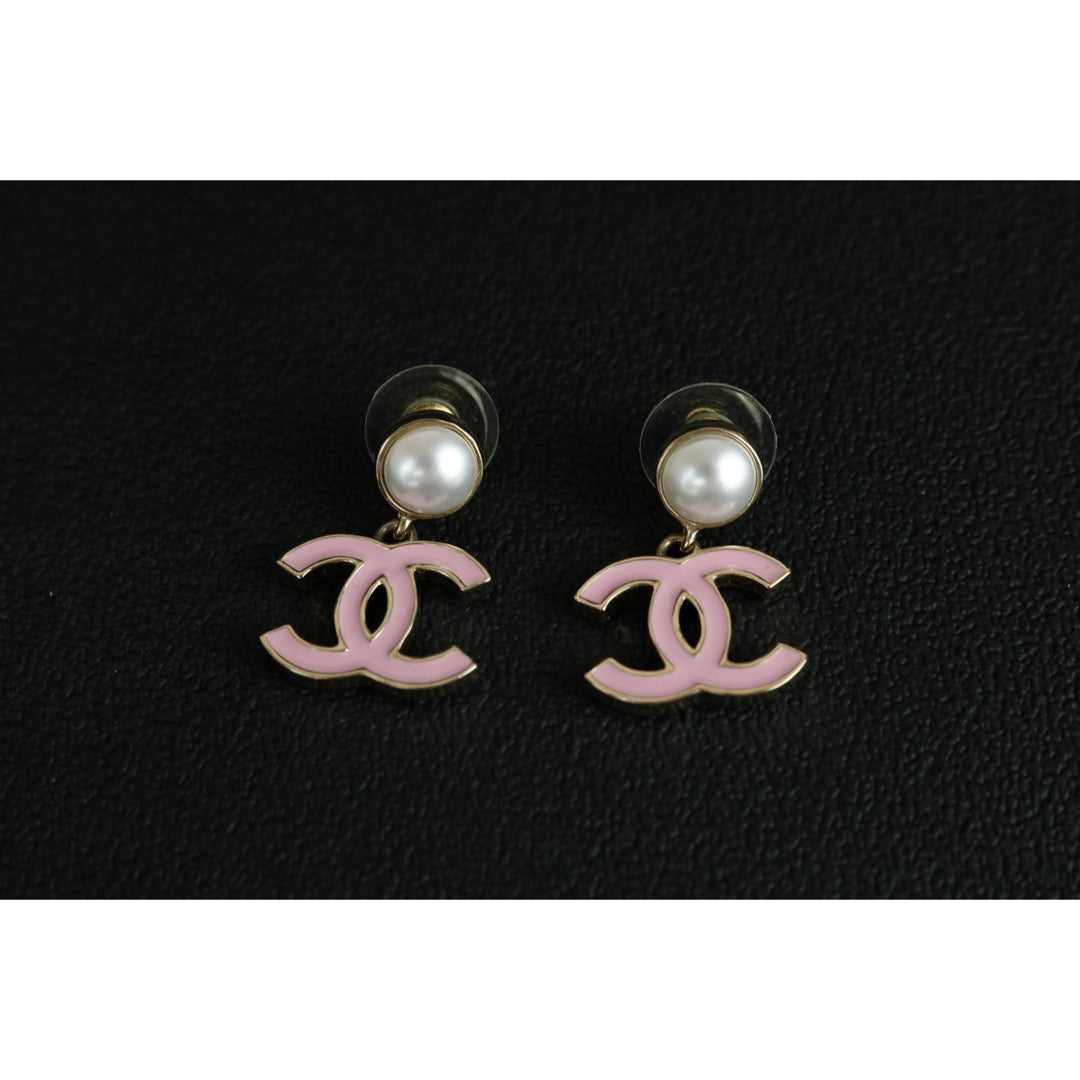 Very Good ( Rank A) ｜CHANEL A25P COCO Mark Pearl Pendant Earrings Pink｜X25112305
