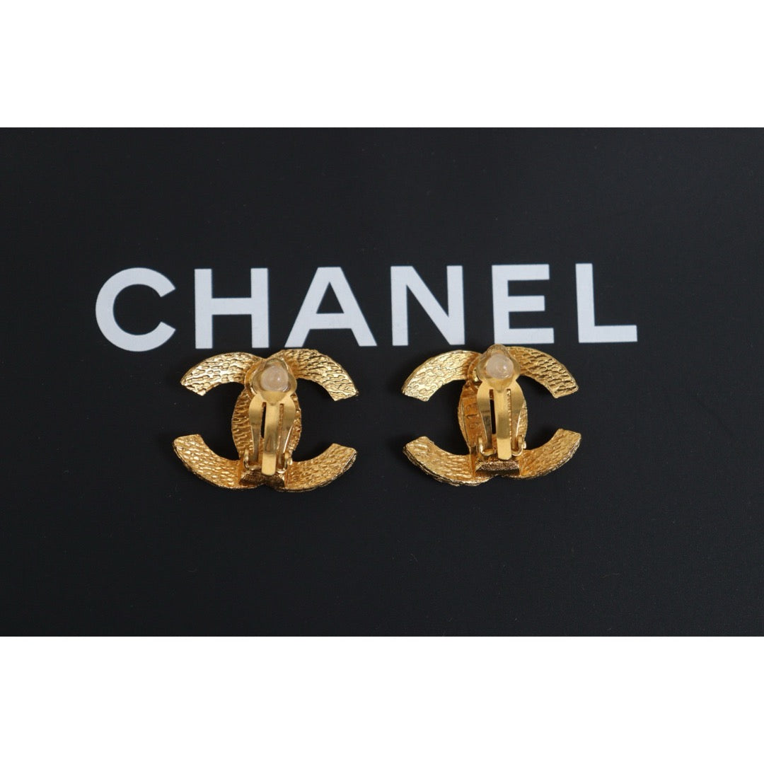 Include Authentic Detective Certificate of Authenticity｜Very Good ( Rank A) ｜ CHANEL  Coco Mark  Golden Weave Earrings｜26062605