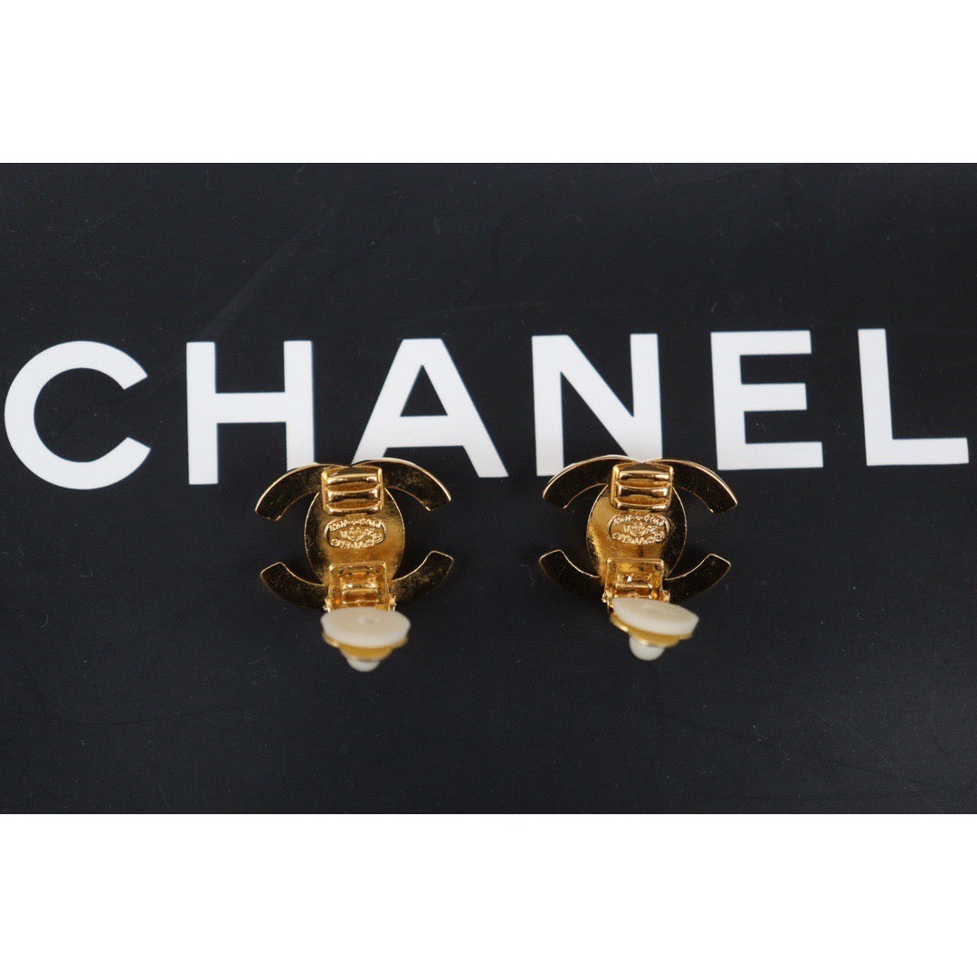 Rank A ｜CHANEL Vintage 18K Gold Plating Earrings  Made In 1995Year ｜24070513