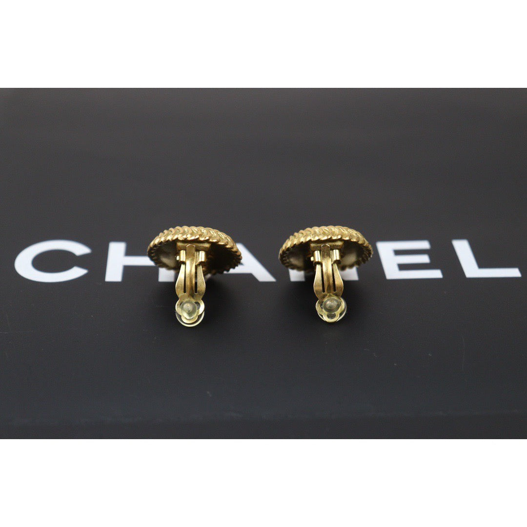 Rank AB｜CHANEL Vintage Earrings ｜24053022