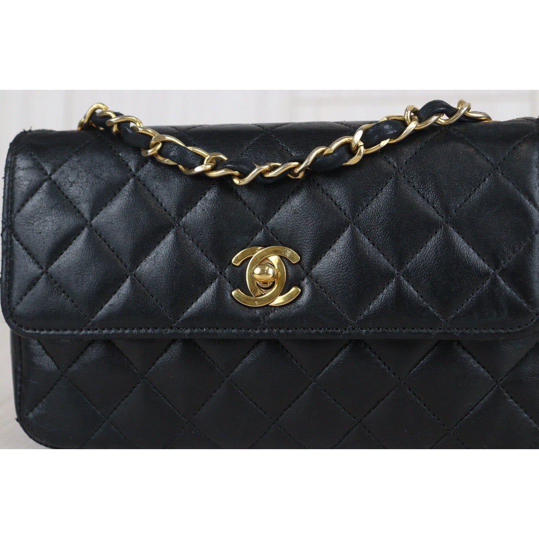 Rank AB ｜ CHANEL Matrasse Lambskin Mini Shoulder Bag Black｜V23091507