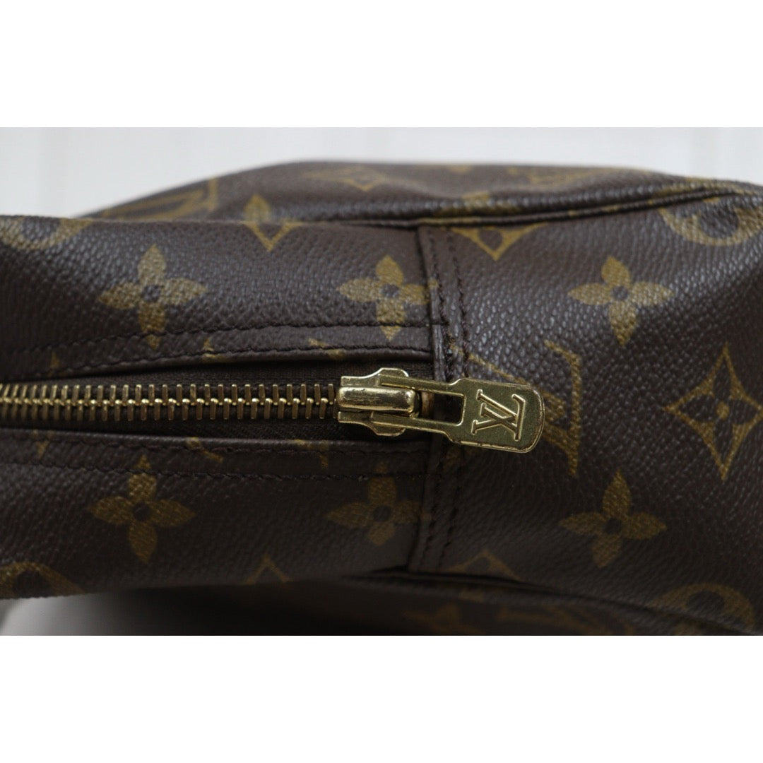 Include Entrupy Certificate of Authenticity｜Very Good ( Rank A) ｜ Louis Vuitton Truth Toilet 28 Monogram Makeup Pouch｜26090703