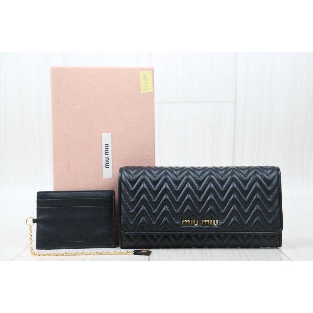 Excellent（Rank SA）｜MiuMiu Lamb Skin Long Style Wallet ｜24110709