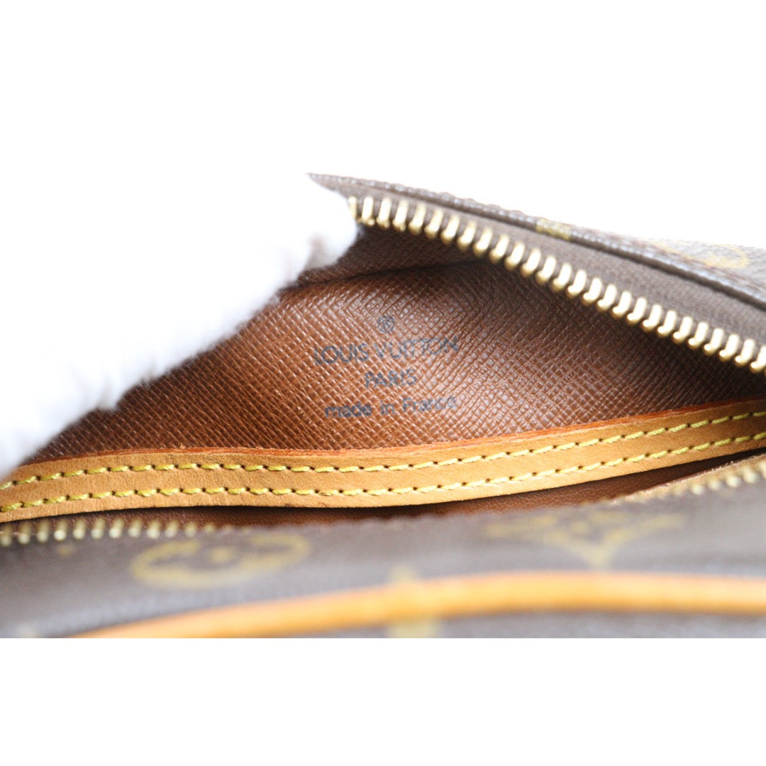 Fair ( Rank B)｜LV Monogram Blower Shoulder Bag｜26012201