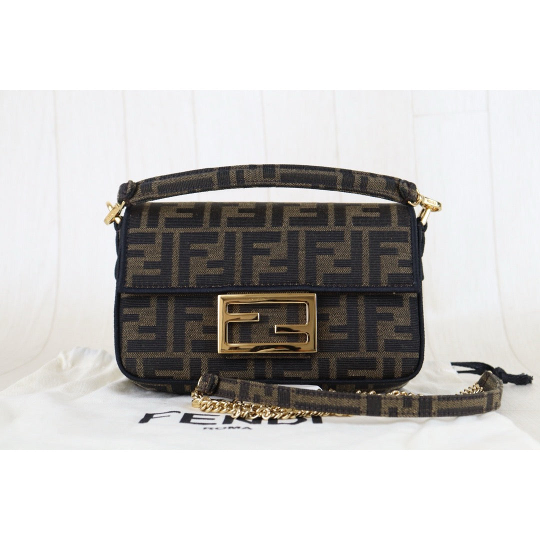 Excellent（Rank SA）｜FENDI Zucca Mamma Baguette Chain Shoulder Bag  Gold Hardware Current Model PM｜S26022617