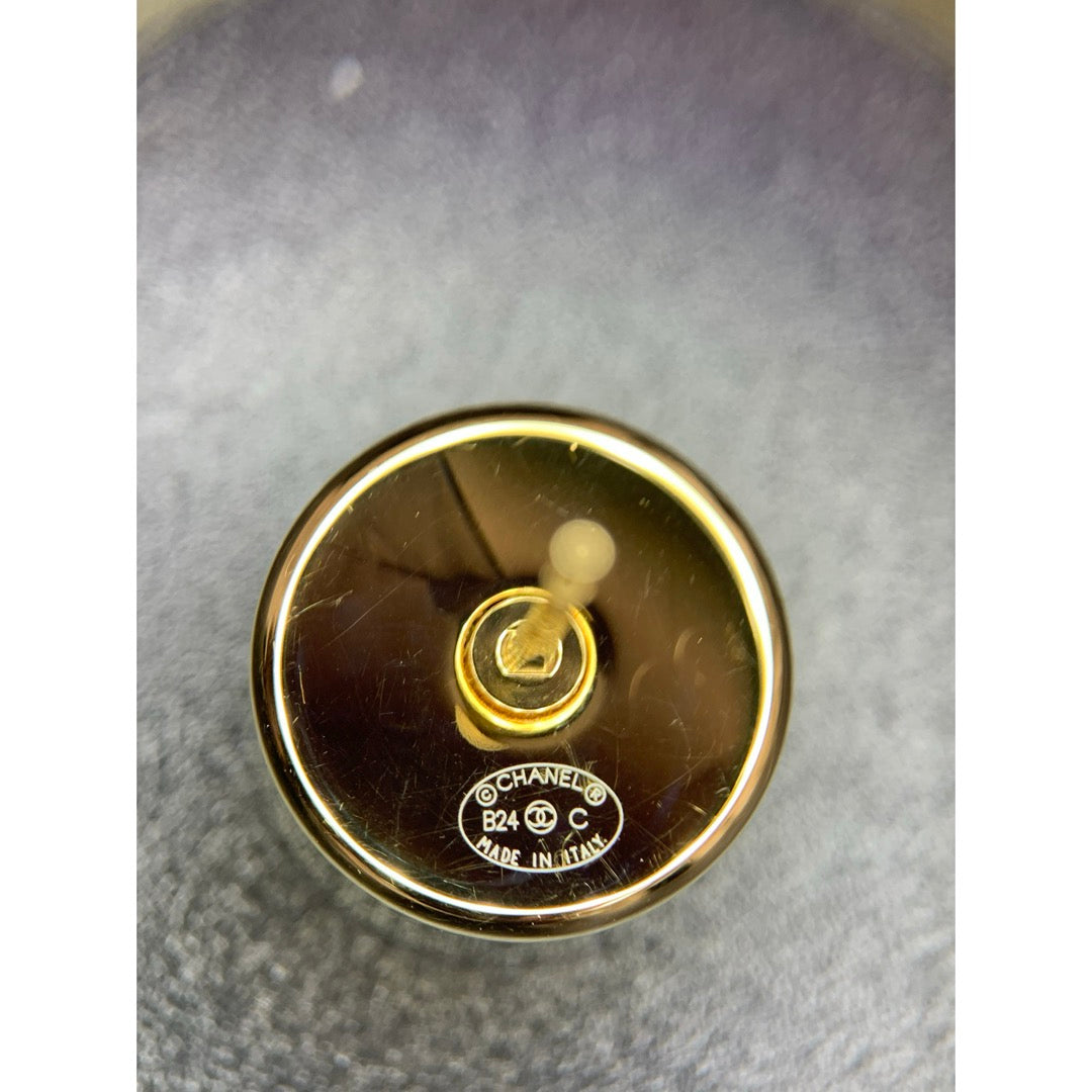 Include Authentic Detective Certificate of Authenticity｜Excellent（Rank SA）｜ CHANEL B24C  Golden Enamel Buttons Earrings Made In 2024Year｜S26031012