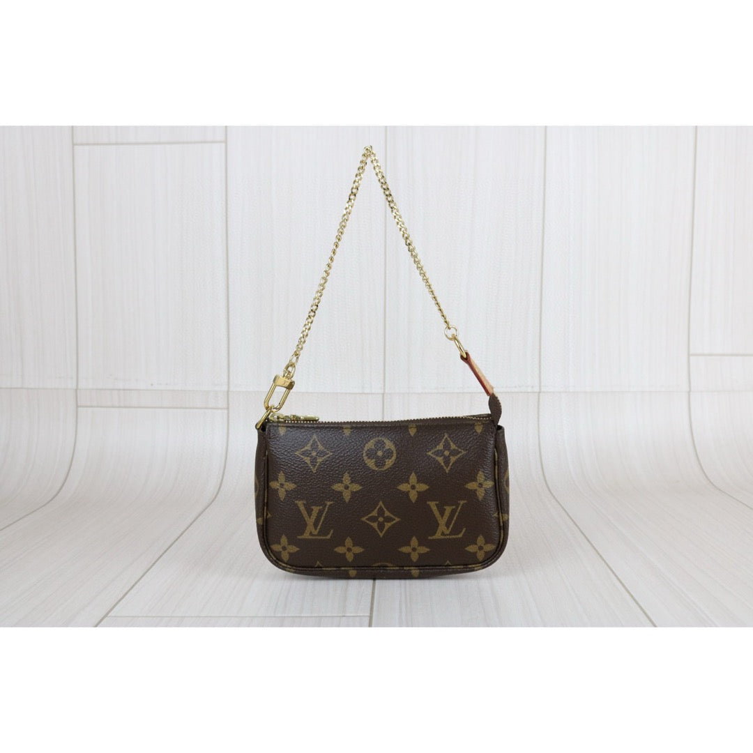 Very Good ( Rank A)｜ LV Monogram Pochette Accessoires ｜S25042901