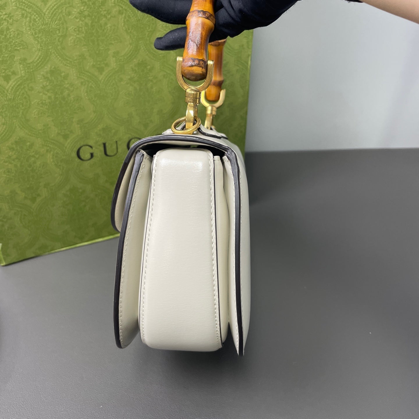 First installment 1/3｜ Very Good ( Rank A) ｜  GUCCI Bamboo Leather White Hand Bag