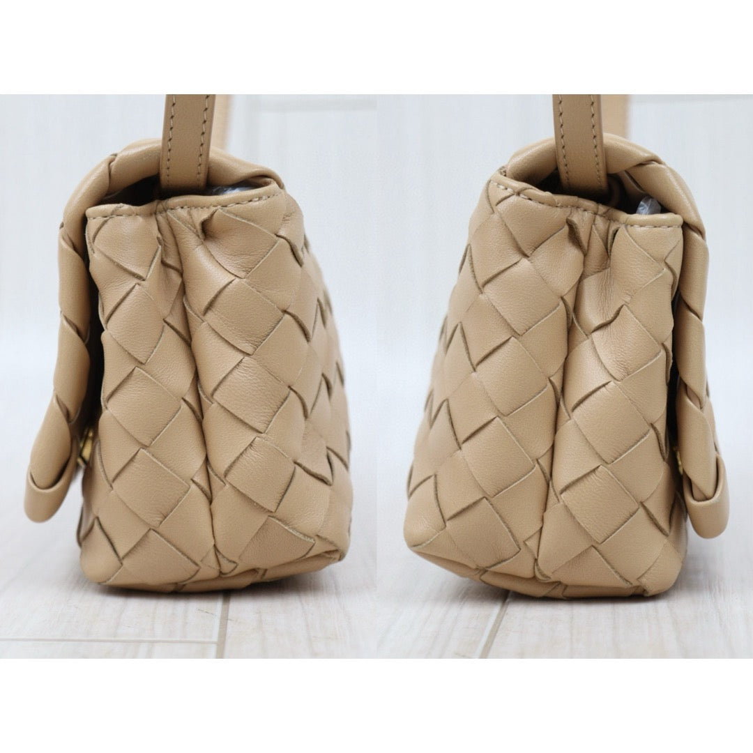 Very Good ( Rank A)｜ Bottega Veneta Lamb Skin Loop Camera Shoulder Bag Beige｜S25032608