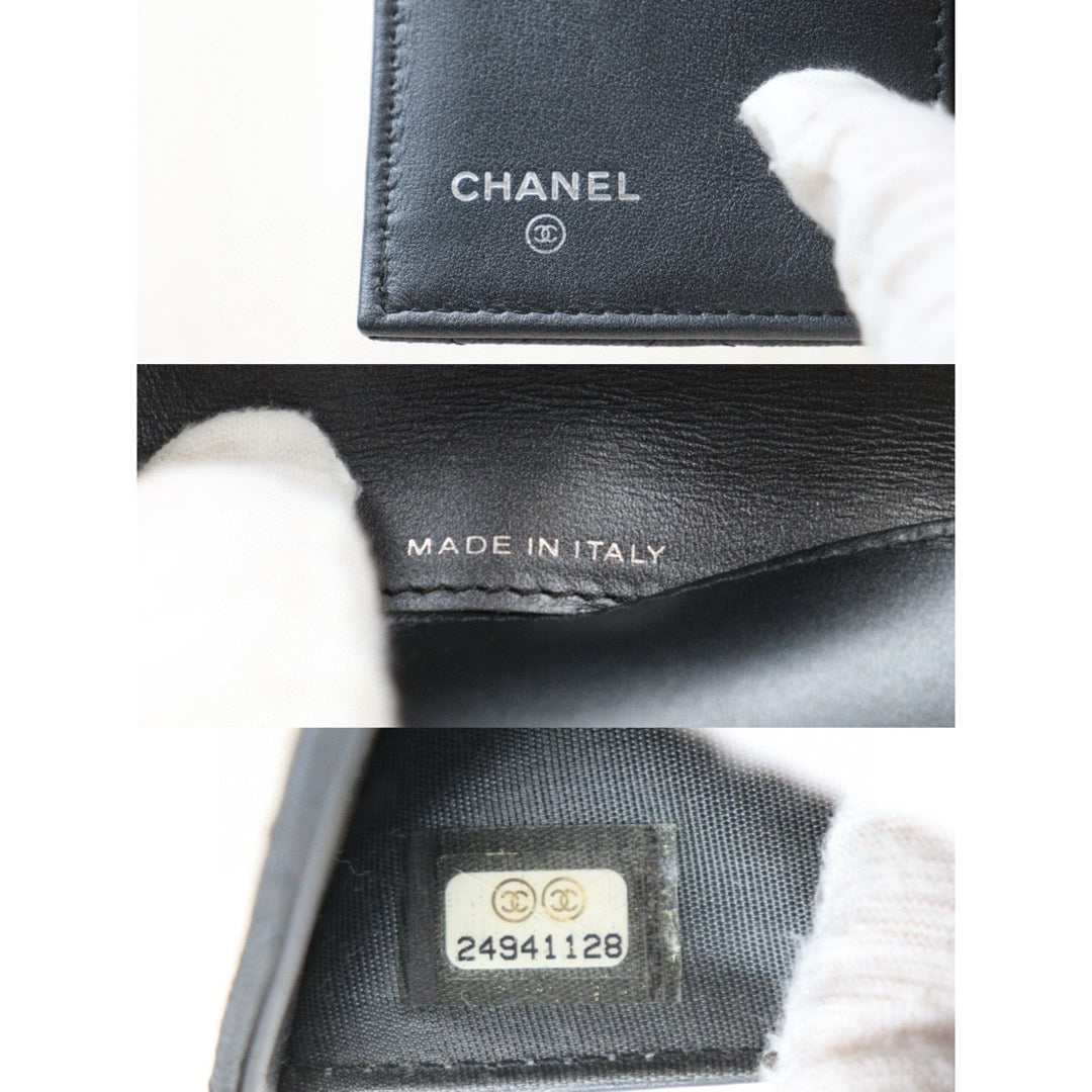 Very Good ( Rank A) ｜CHANEL Caviar Skin Leather Calf Leather  Wallet Grey Made In 2017-2018 Year｜24121917
