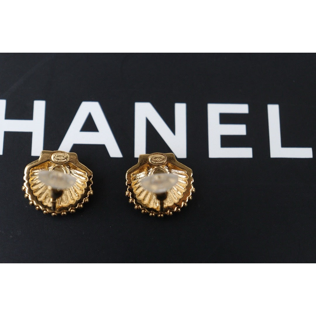 Very Good ( Rank A)  ｜CHANEL Shell Rhinestone  Earrings ｜P24110117