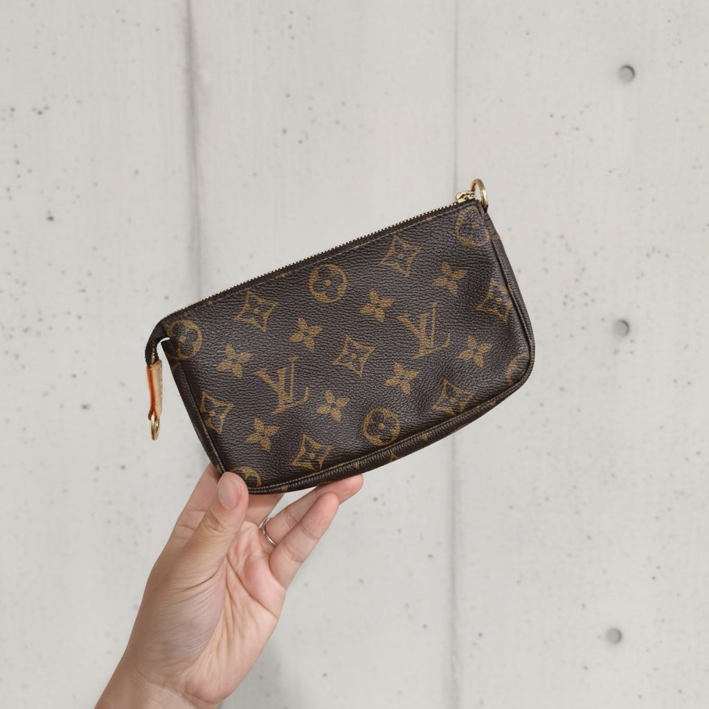 Include Entrupy Certificate of Authenticity｜Very Good ( Rank A) ｜Louis Vuitton Monogram Pochette Accessoire MM｜26062401