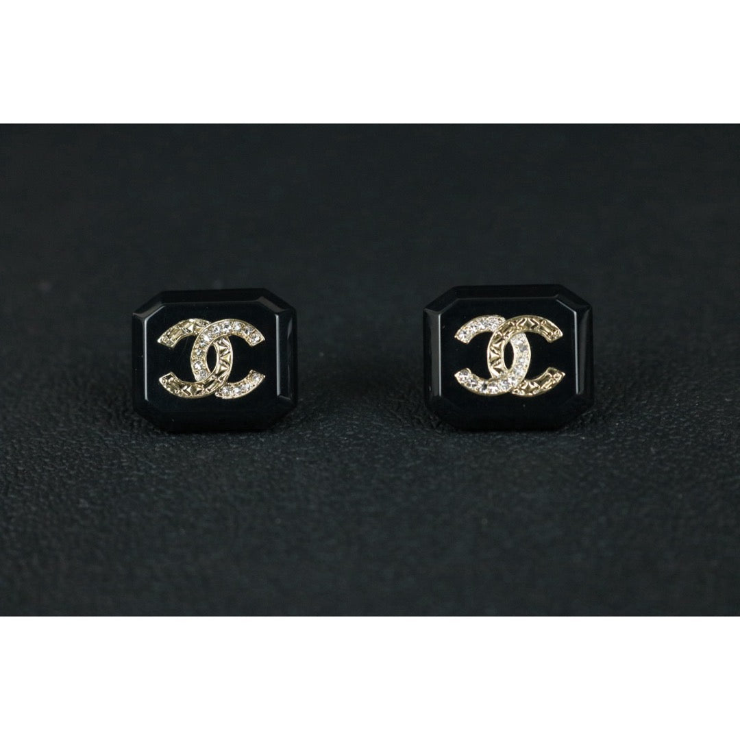 Include Authentic Detective Certificate of Authenticity｜Very Good ( Rank A) ｜CHANEL B23A COCO Mark  Black Acrylic Rhinestone Earrings Made In 2023Year｜S26050716