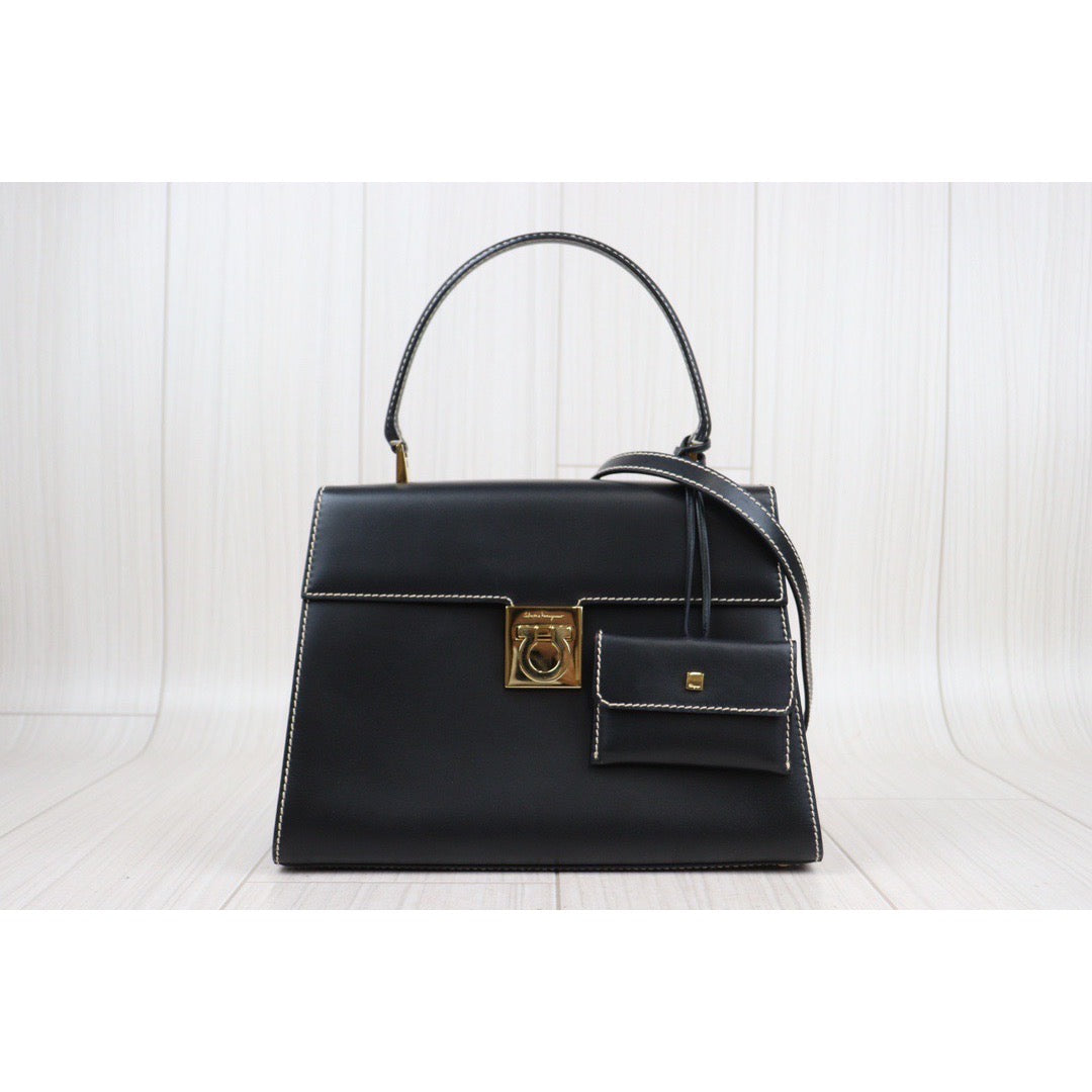 Rank A  ｜Ferragamo Gancini 2WAY Handbag  Shoulder Bag｜ Q24021531