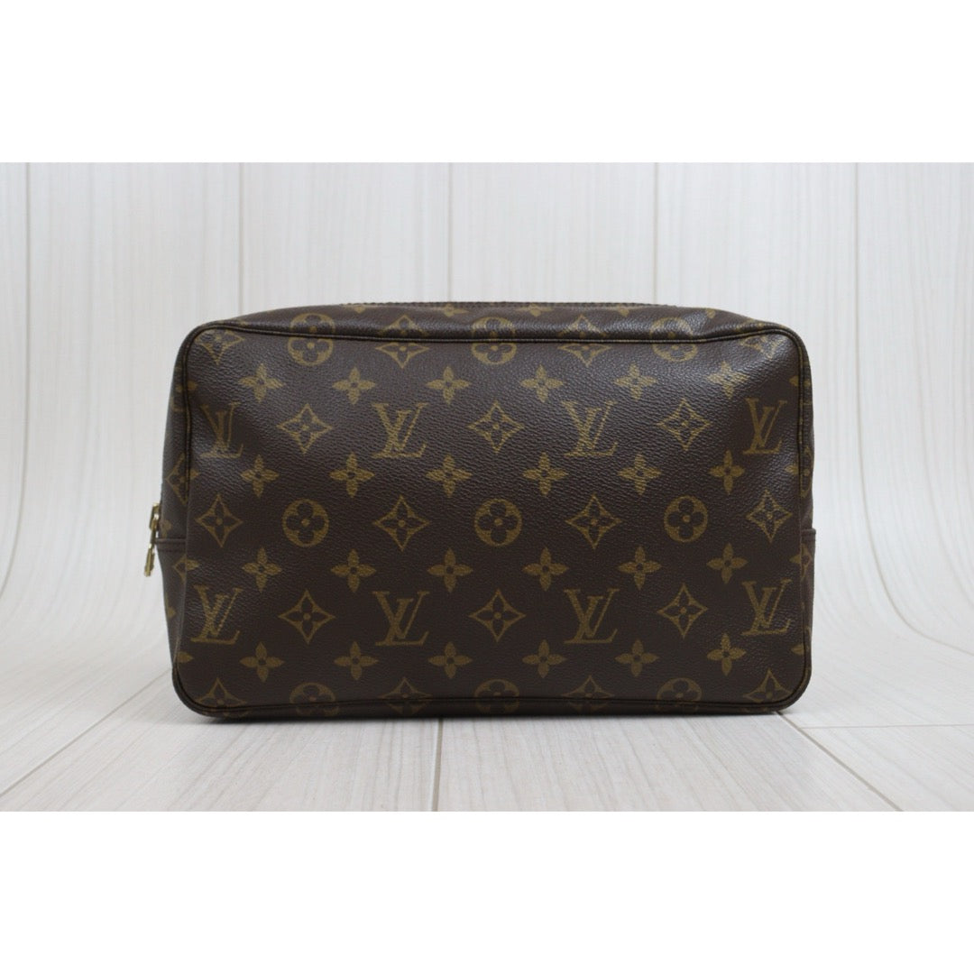 Include Entrupy Certificate of Authenticity｜Very Good ( Rank A) ｜ Louis Vuitton Truth Toilet 28 Monogram Makeup Pouch｜26090703