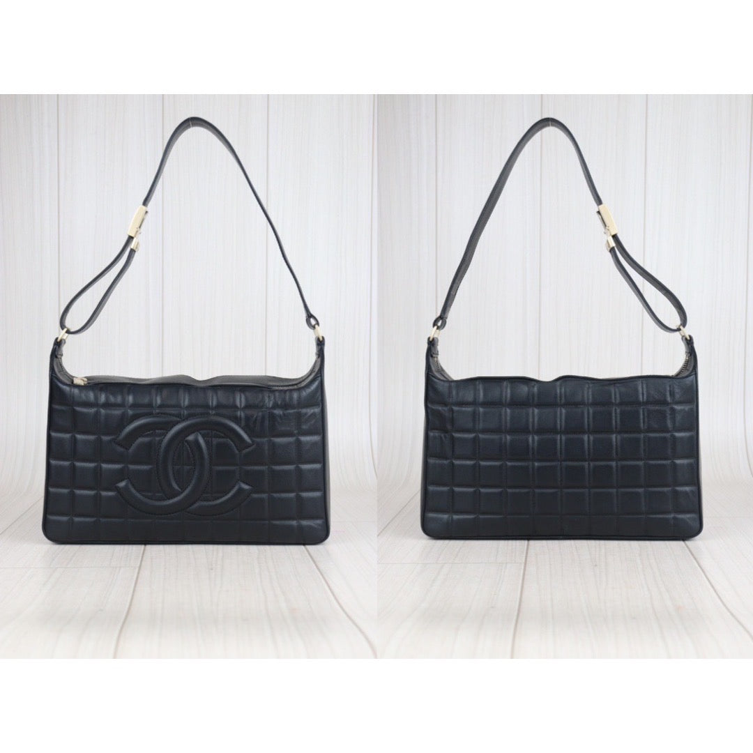 Rank A ｜ CHANEL Lambskin Shoulder Bag Black Made In 2003～2004 Year ｜23091808