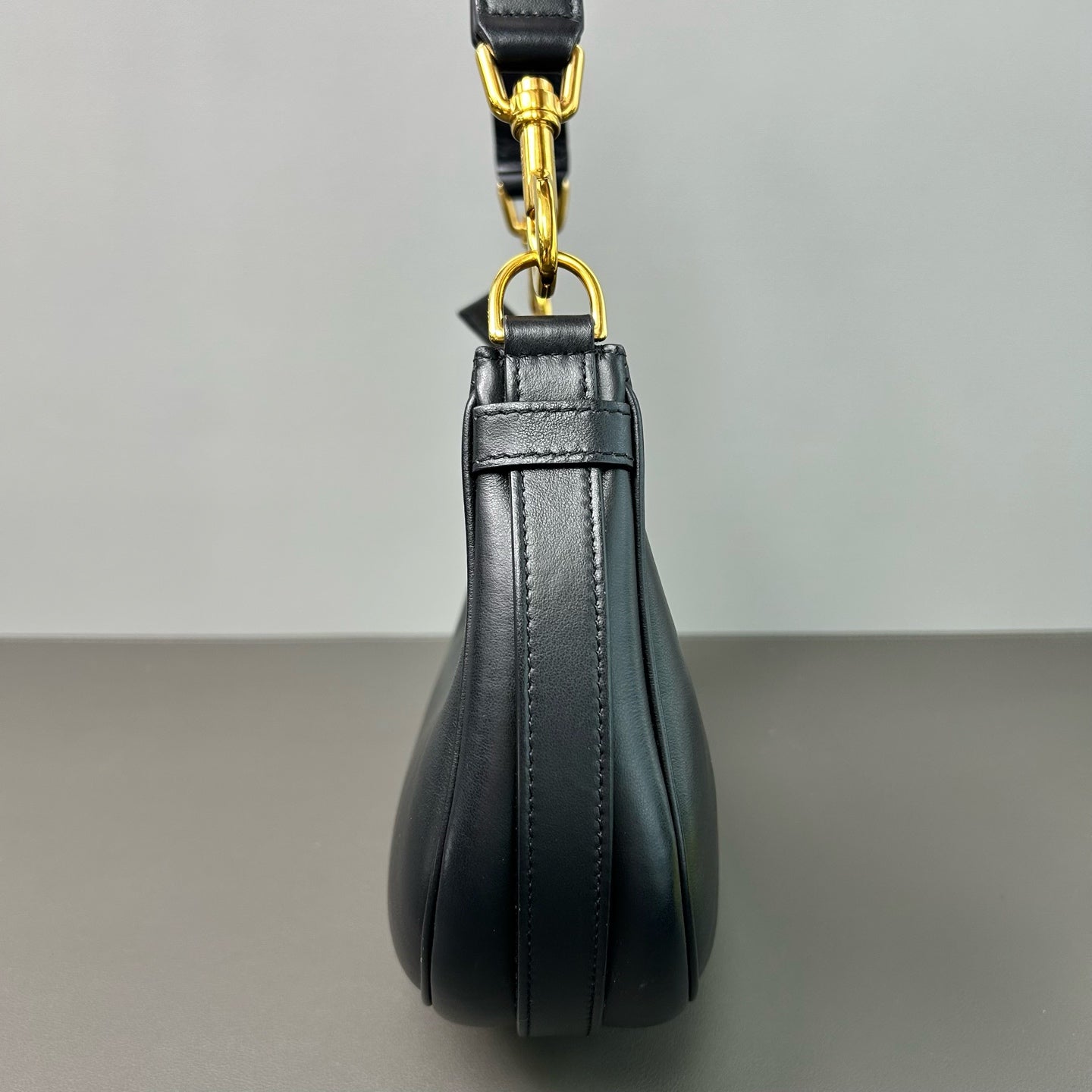 Very Good ( Rank A) ｜ CELINE AVA Calf Shoulder Bag
