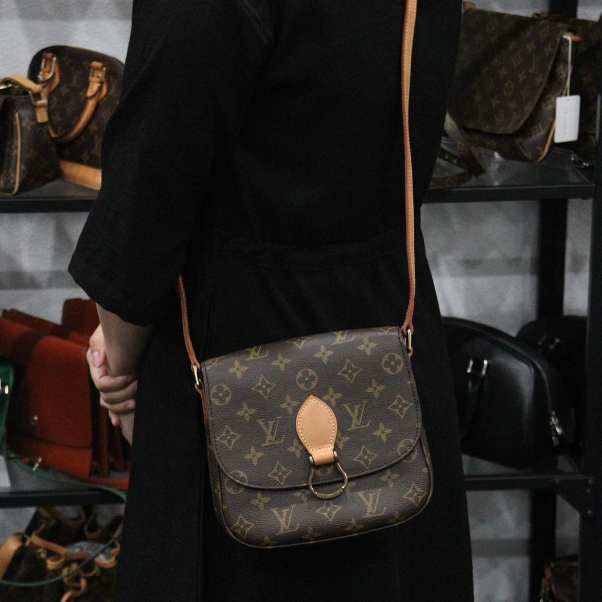 Rank AB ｜ LV Monogram Saint Cloud MM Shoulder Bag ｜23121421