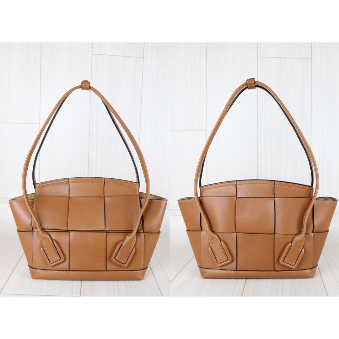 Include Entrupy Certificate of Authenticity｜Very Good ( Rank A)｜ Bottega Veneta Calf Leather Arcoe33  HandBag Caramel｜S26011708