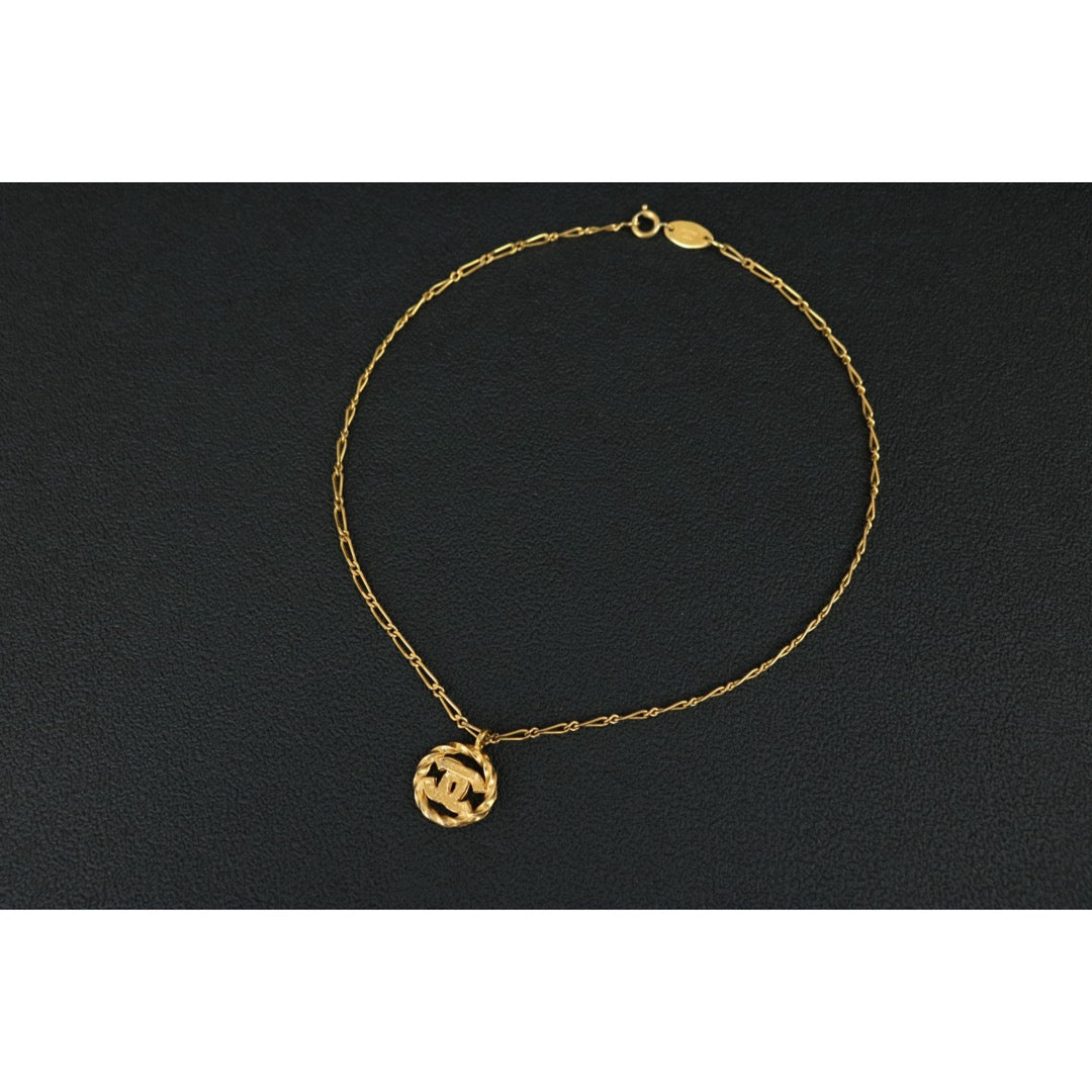 Include Authentic Detective Certificate of Authenticity｜Very Good ( Rank A) ｜CHANEL Vintage COCO Mark Rhinestone Golden Necklace  Made In 1982Year｜Y26051526