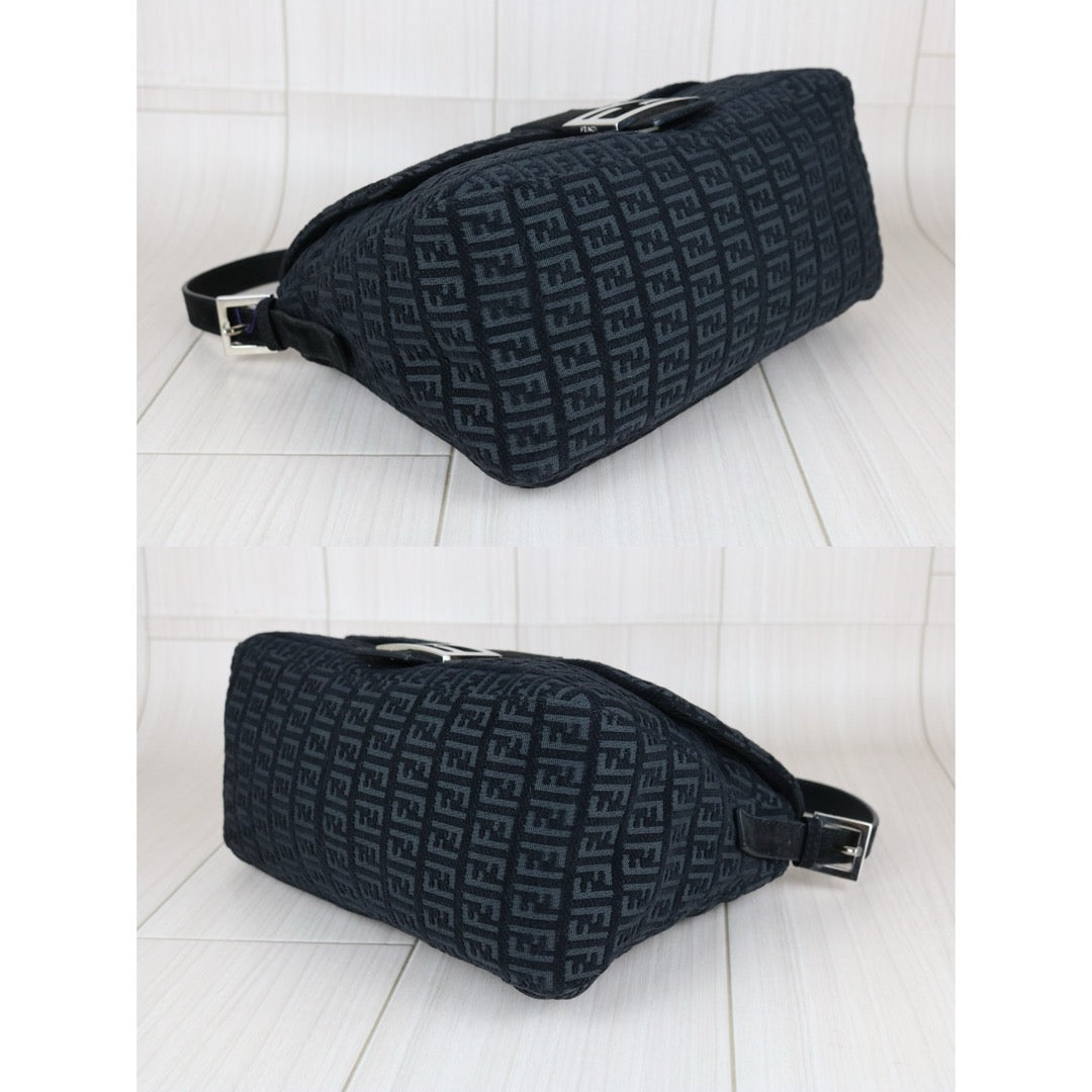 Very Good ( Rank A)｜ FENDI Zucca Mamma Baguette Velvet Horsehair Shoulder Bag Black｜X25101502
