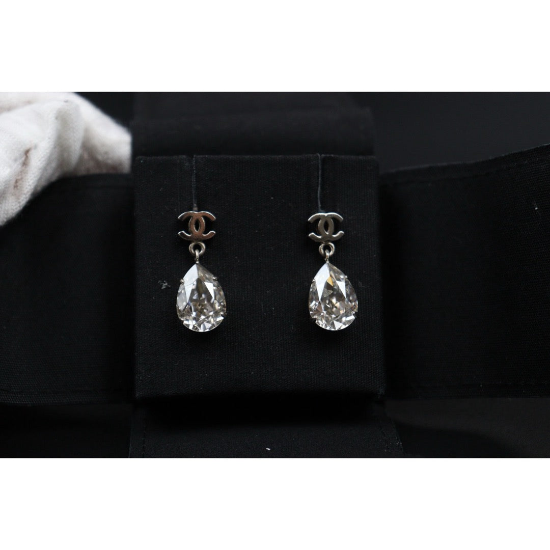 Very Good ( Rank A) ｜CHANEL  COCO Mark Rhinestone Earrings ｜V25073109
