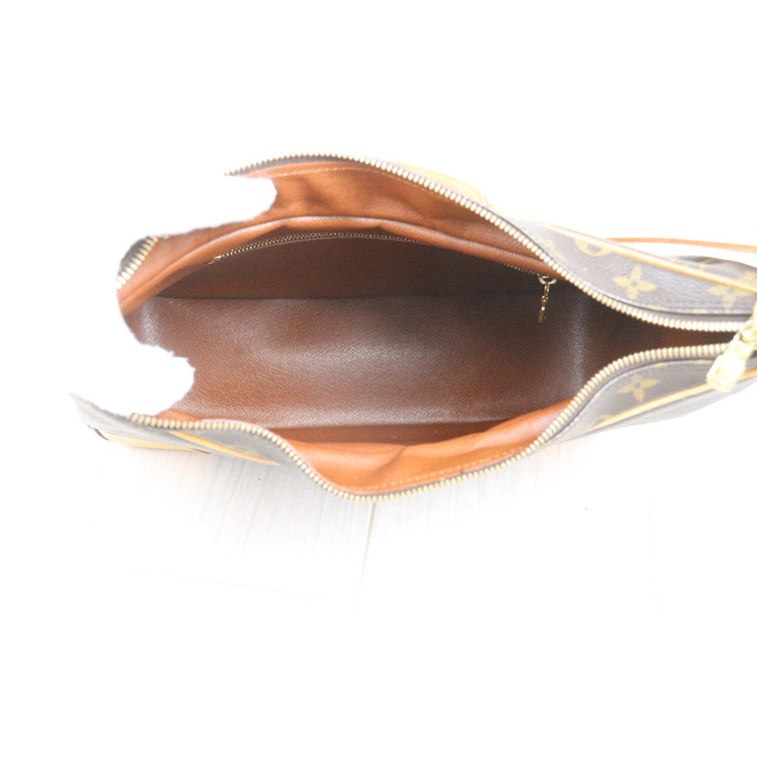 Include Entrupy Certificate of Authenticity｜Fair ( Rank B)｜Louis Vuitton Monogram Boulogne 30 Shoulder Bag｜26011409