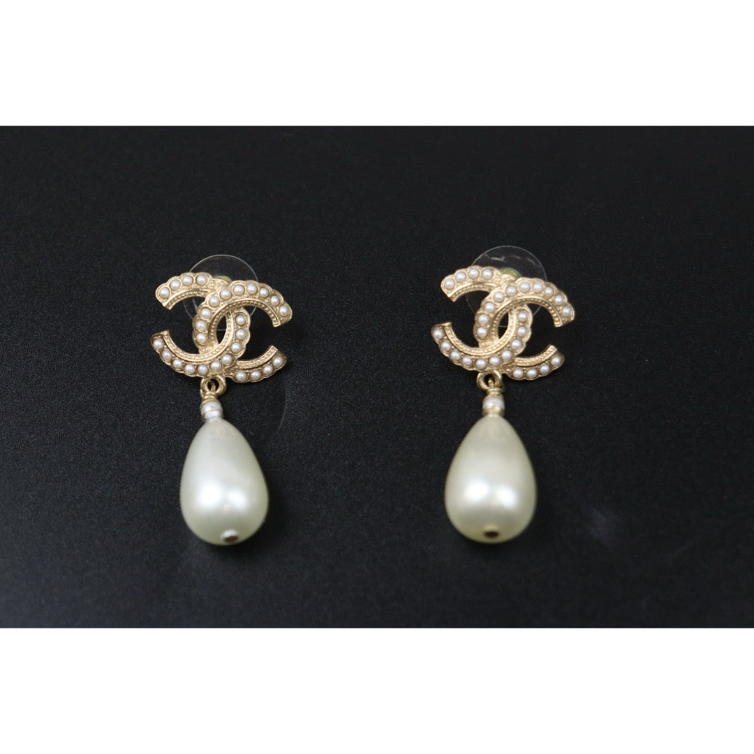 Very Good ( Rank A) ｜CHANEL Golden Pearl COCO Mark  Large Drop Pearl Earrings ｜S25021024