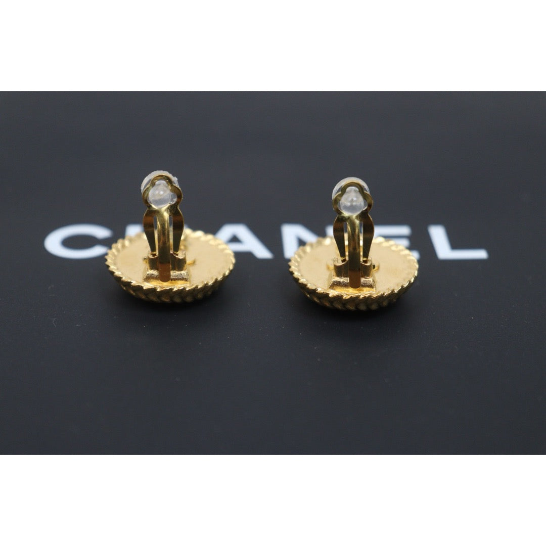 Include Authentic Detective Certificate of Authenticity｜Very Good ( Rank A) ｜CHANEL 95A COCO Mark Vintage Earrings Made In 1995 Year ｜26070306