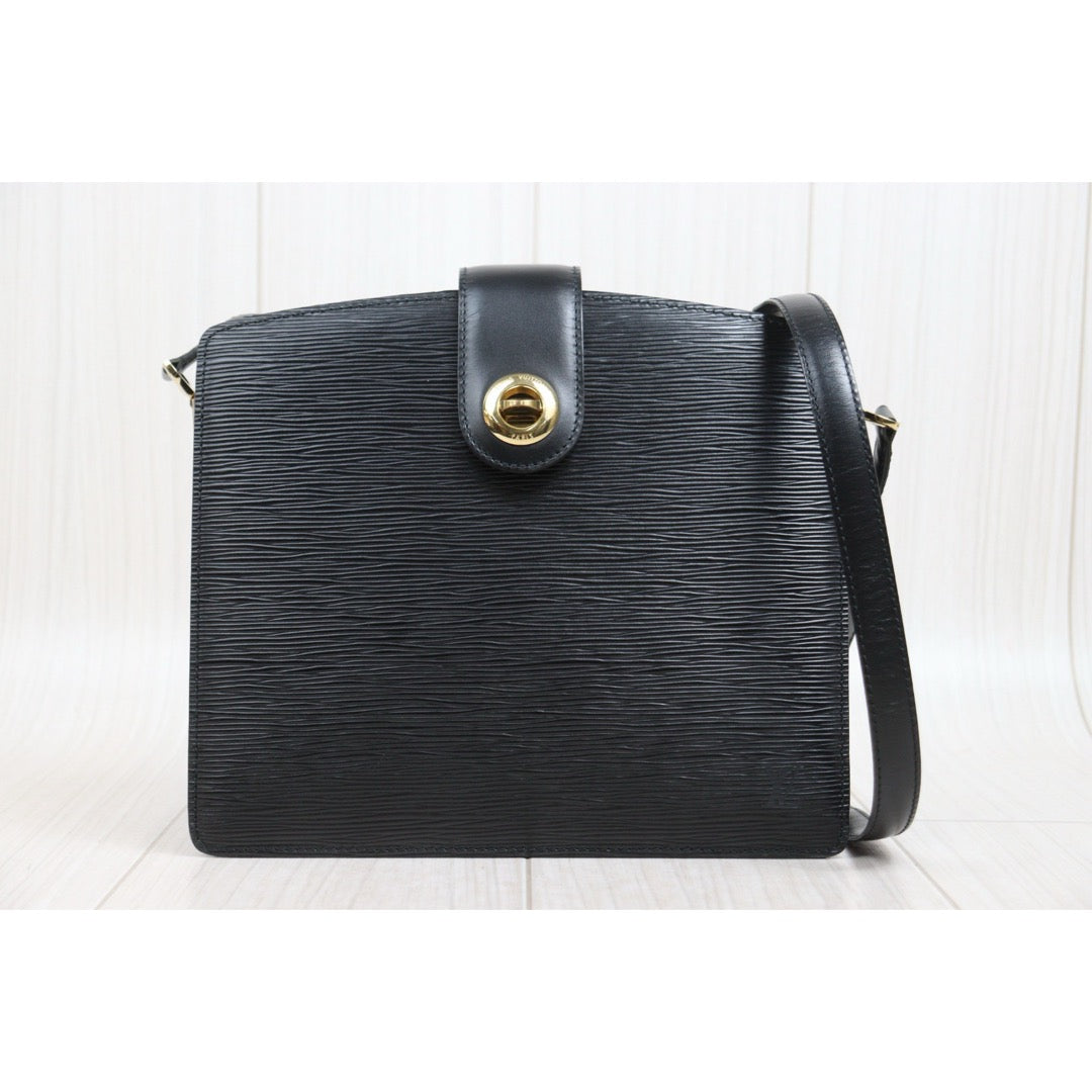 Include Entrupy Certificate of Authenticity｜Good ( Rank AB)｜ Louis Vuitton Epi Capucines Shoulder Bag Black｜26051307