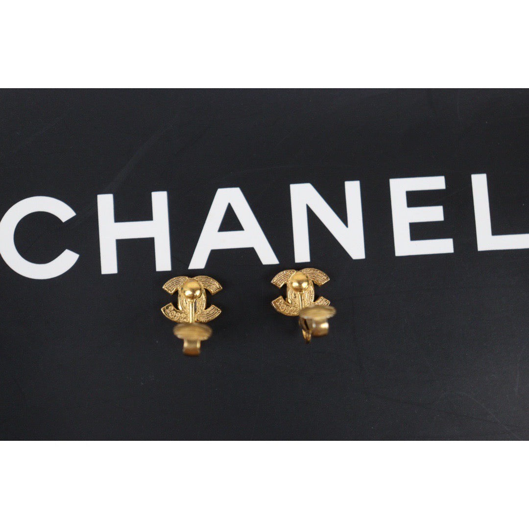 Rank AB ｜CHANEL COCO Mark Diamond Vintage Earrings ｜24062714