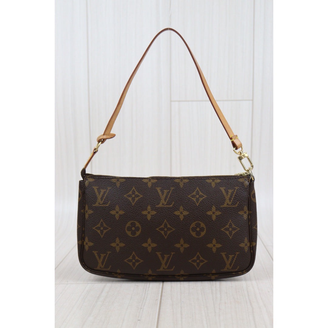 Rank AB ｜ LV Monogram Pochette Accessoires ｜23121419