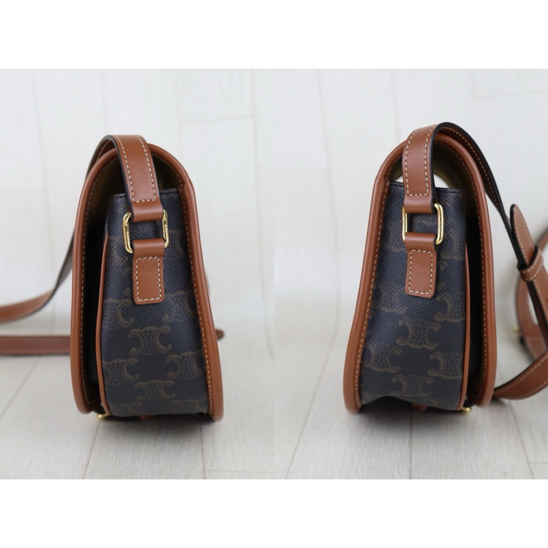 Very Good ( Rank A) ｜ CELINE Macadam Triomphe Cross Body Shoulder Bag Current Model｜S25081011