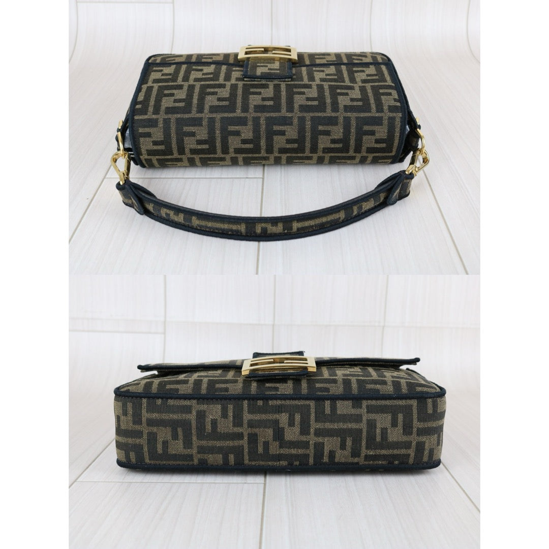 Very Good ( Rank A)｜ FENDI Mamma Baguette Shoulder Bag  Gold Hardware Current Model｜S25072102