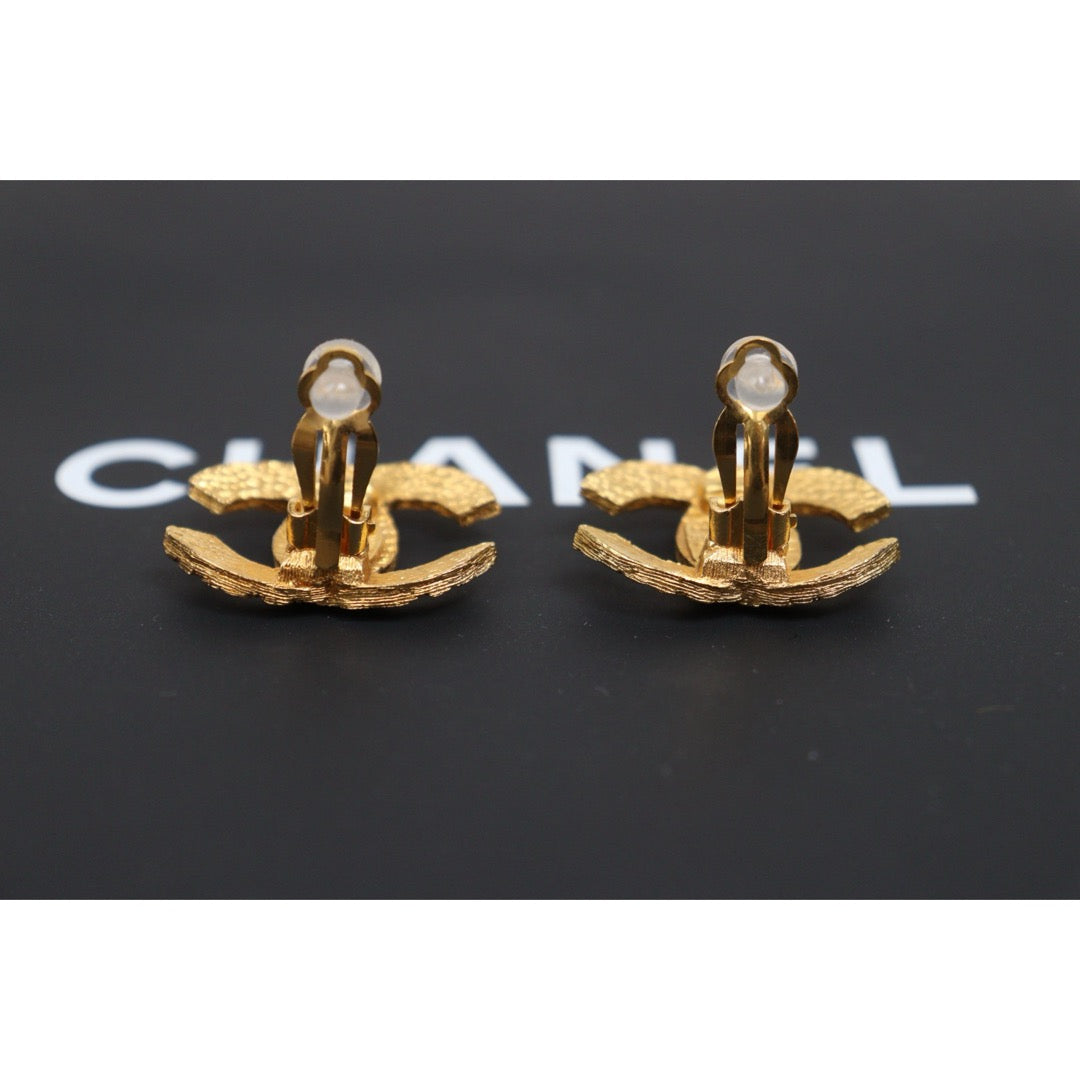 Include Authentic Detective Certificate of Authenticity｜Very Good ( Rank A) ｜ CHANEL  Coco Mark  Golden Weave Earrings｜26062605