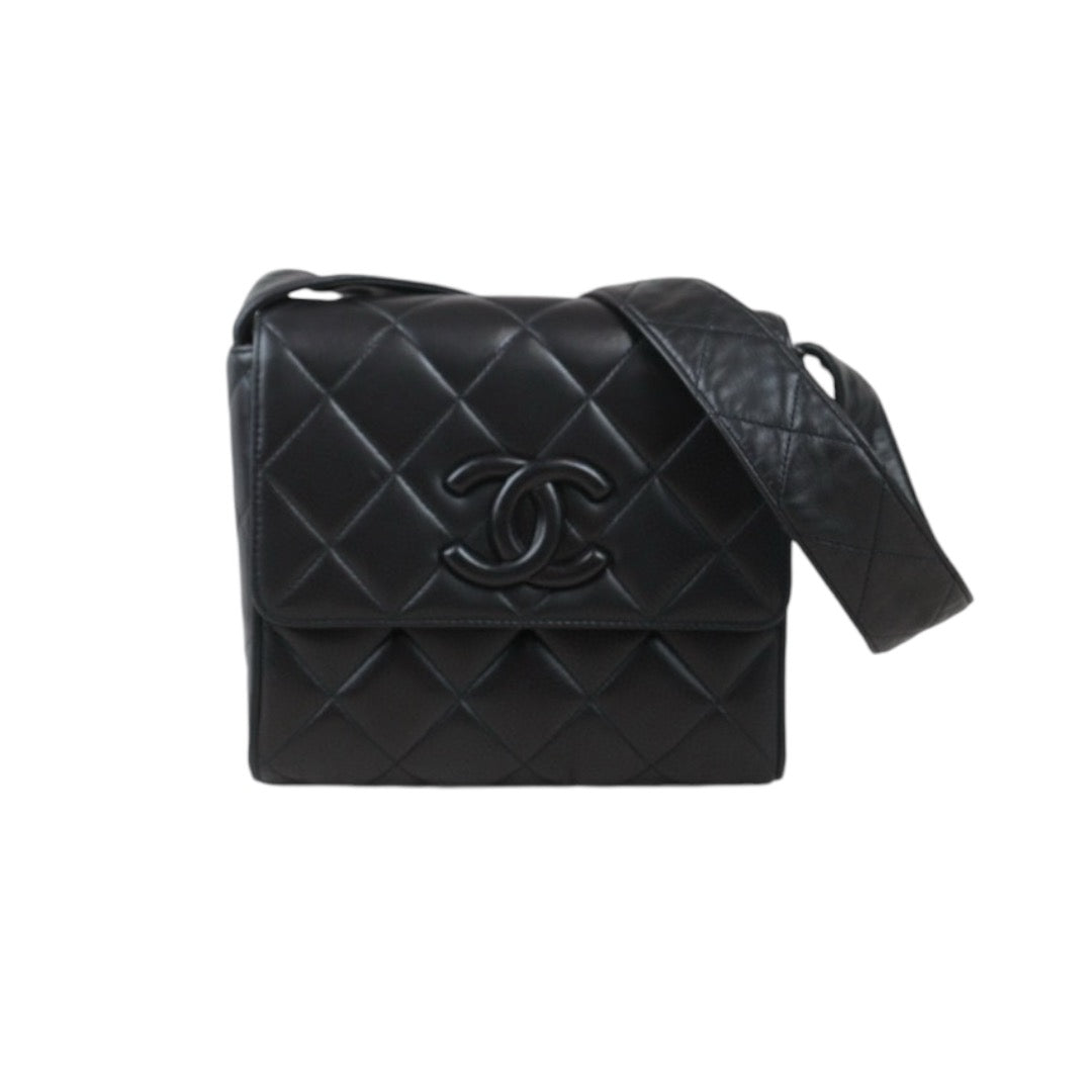 Very Good ( Rank A) ｜ CHANEL Lambskin Shoulder Bag Black Made In 1991～1994 Year ｜P24083007