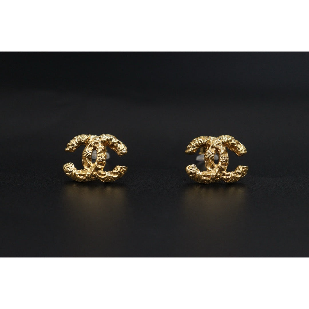 Include Authentic Detective Certificate of Authenticity｜Excellent（Rank SA） ｜ CHANEL 93A Coco Mark Vintage Lava Gold Earrings Made In 1993Year ｜26041303