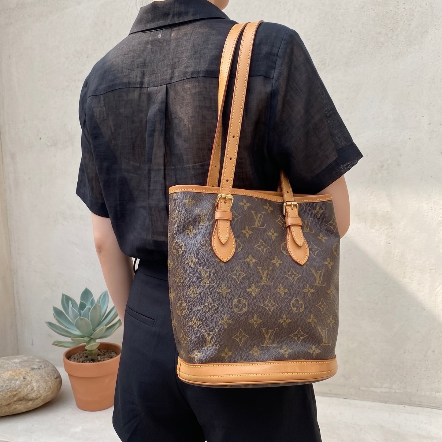 Include Entrupy Certificate of Authenticity｜Good ( Rank AB)｜ Louis Vuitton  Monogram Petit Bucket PM Tote Bag ｜26072201