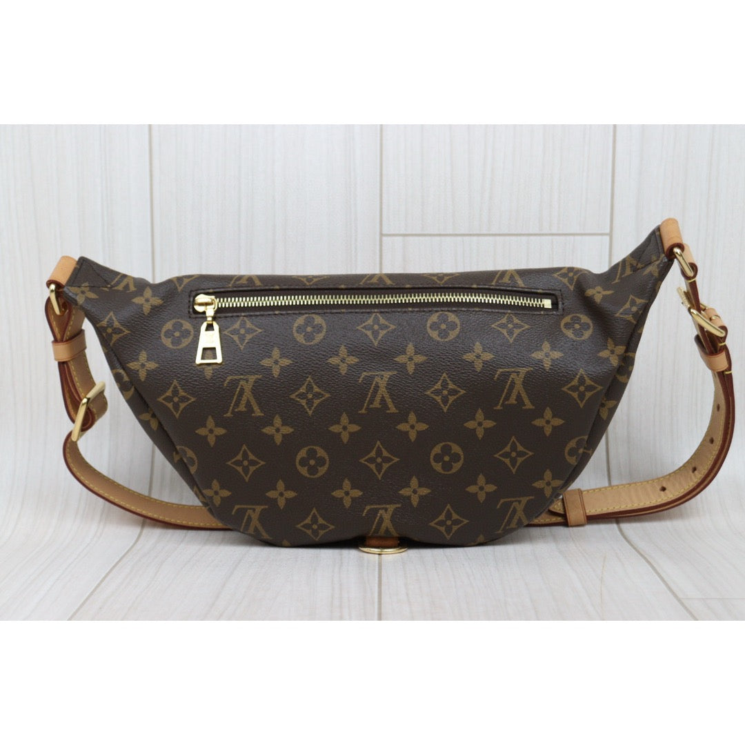 Very Good ( Rank A) ｜ LV Monogram Discovery Bumbag ｜S25022609