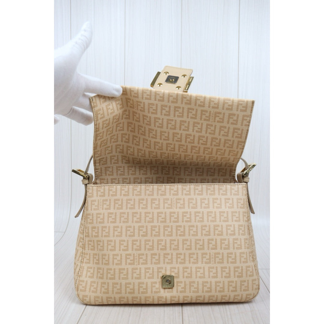 Include Entrupy Certificate of Authenticity｜Good ( Rank AB)｜ FENDI Zucca Mamma PVC Baguette Shoulder Bag Pink｜26012207