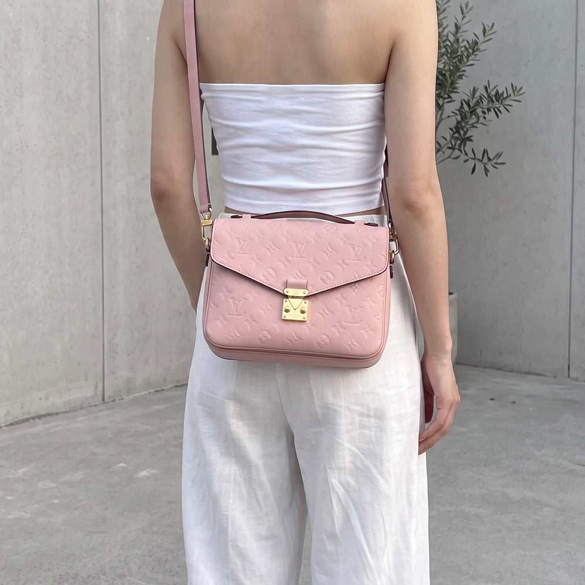 Include Entrupy Certificate of Authenticity｜Very Good ( Rank A)｜Louis Vuitton Monogram Empreinte Pichette Metis ShoulderBag Pink｜X26100703
