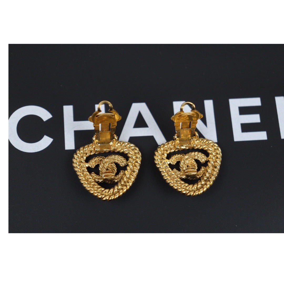 Very Good ( Rank A) ｜CHANEL Coco Mark Gold 24 Plated Earrings ｜Q24040423