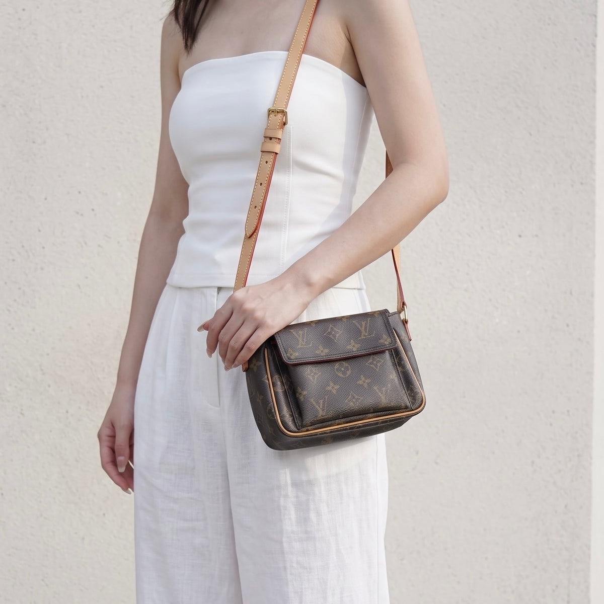 Include Entrupy Certificate of Authenticity｜Good ( Rank AB)｜LV Monogram Viva cite PM  Shoulder Bag｜26091404