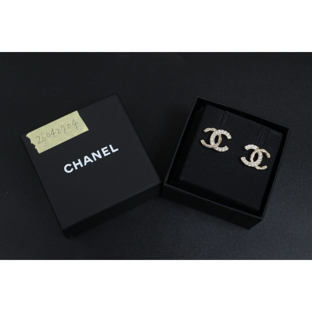 Include Authentic Detective Certificate of Authenticity｜Very Good ( Rank A) ｜CHANEL B25K COCO Mark  Rhinestone Earrings Made In 2025 Year｜26042704