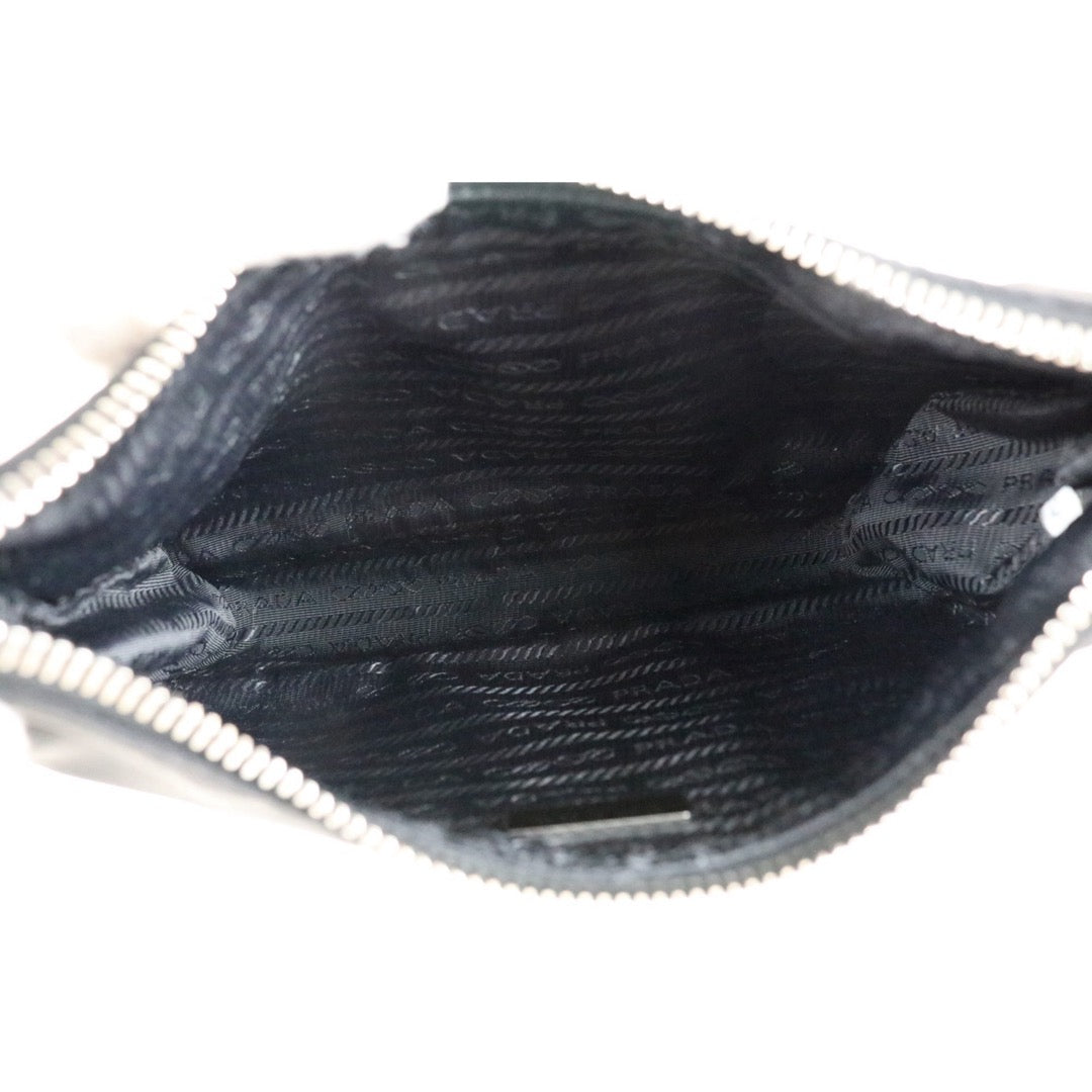 Include Entrupy Certificate of Authenticity｜Very Good ( Rank A)｜ PRADA Re-Edition 2005 Re-Nylon Hobo ｜S26062903